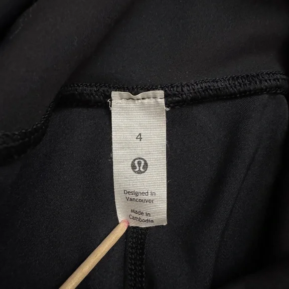 Wunder Train High-Rise Black Shorts like new - Picture 5 of 5